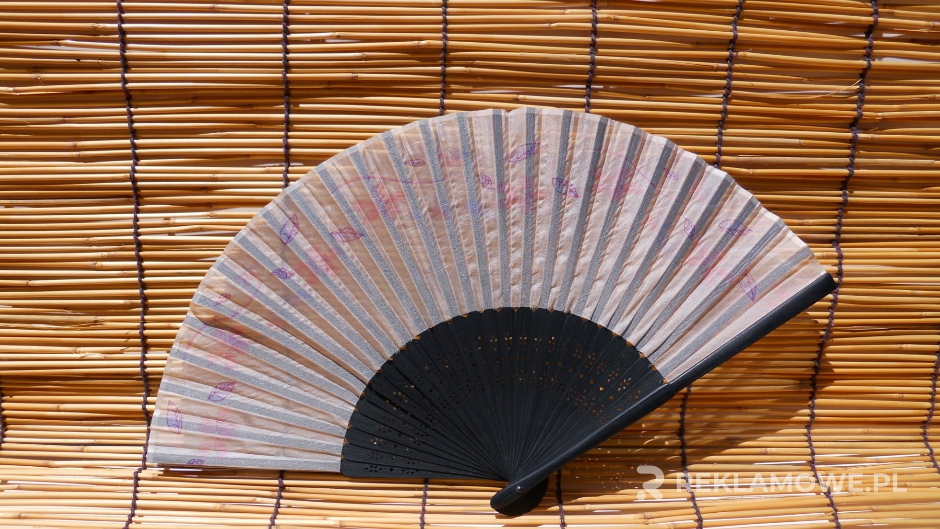 Wachlarze reklamowe z różnych materiałów