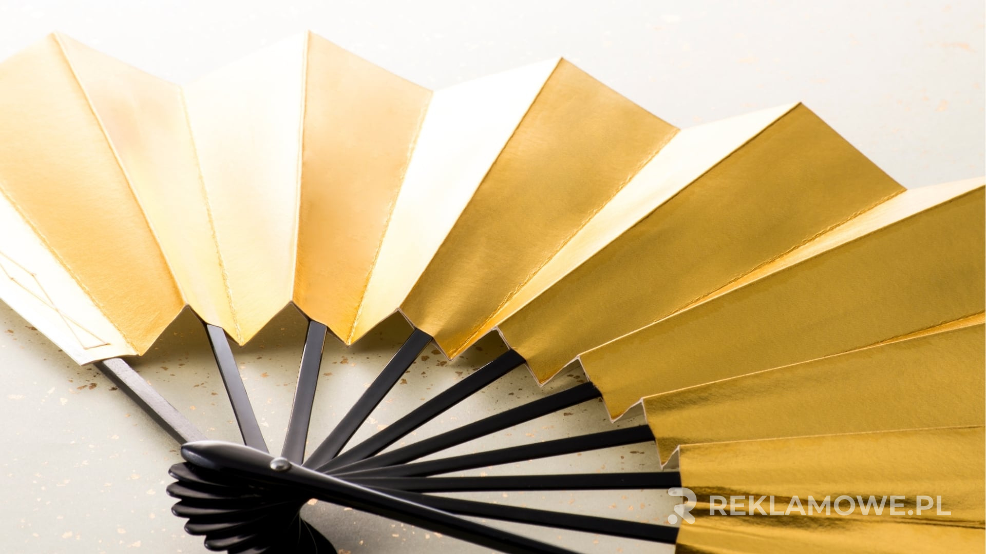 Techniki wydruku na wachlarzach reklamowych Wachlarze reklamowe z różnymi technikami wydruku